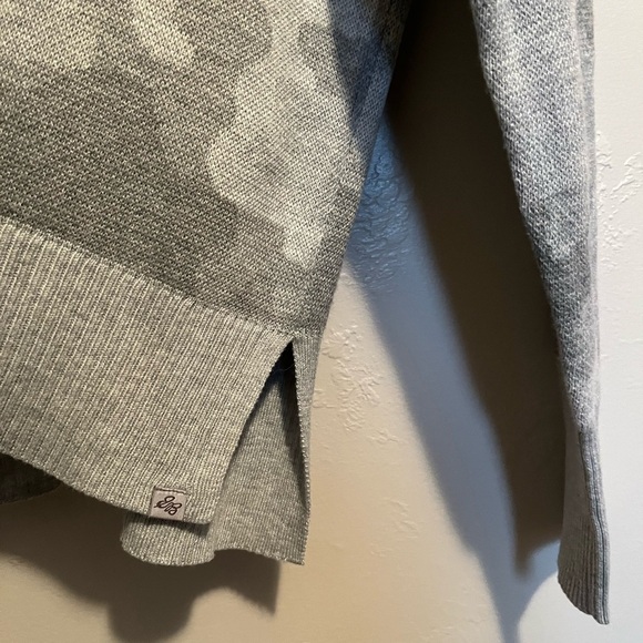 Eddie Bauer Women Long Sleeves Camouflage Sweater - Picture 4 of 11